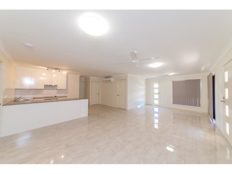 1/10 Thompson Street, Park Avenue QLD 4701